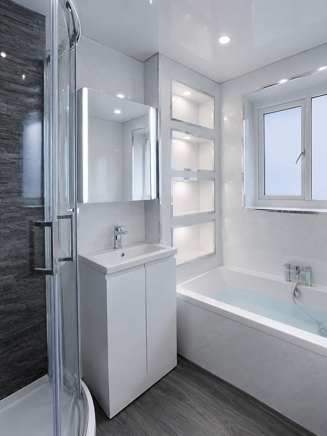 Leigh bathroom overview